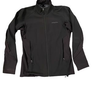 Patagonia mens sports soft shell jacket with polartec wind block